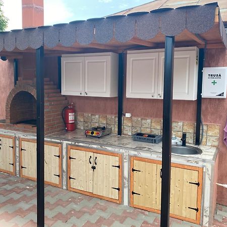 Affittacamere Casa Laura Corbu  Esterno foto