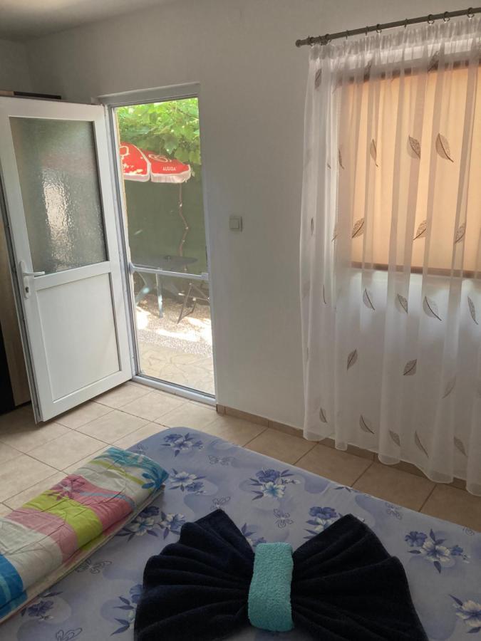 Affittacamere Casa Laura Corbu  Esterno foto