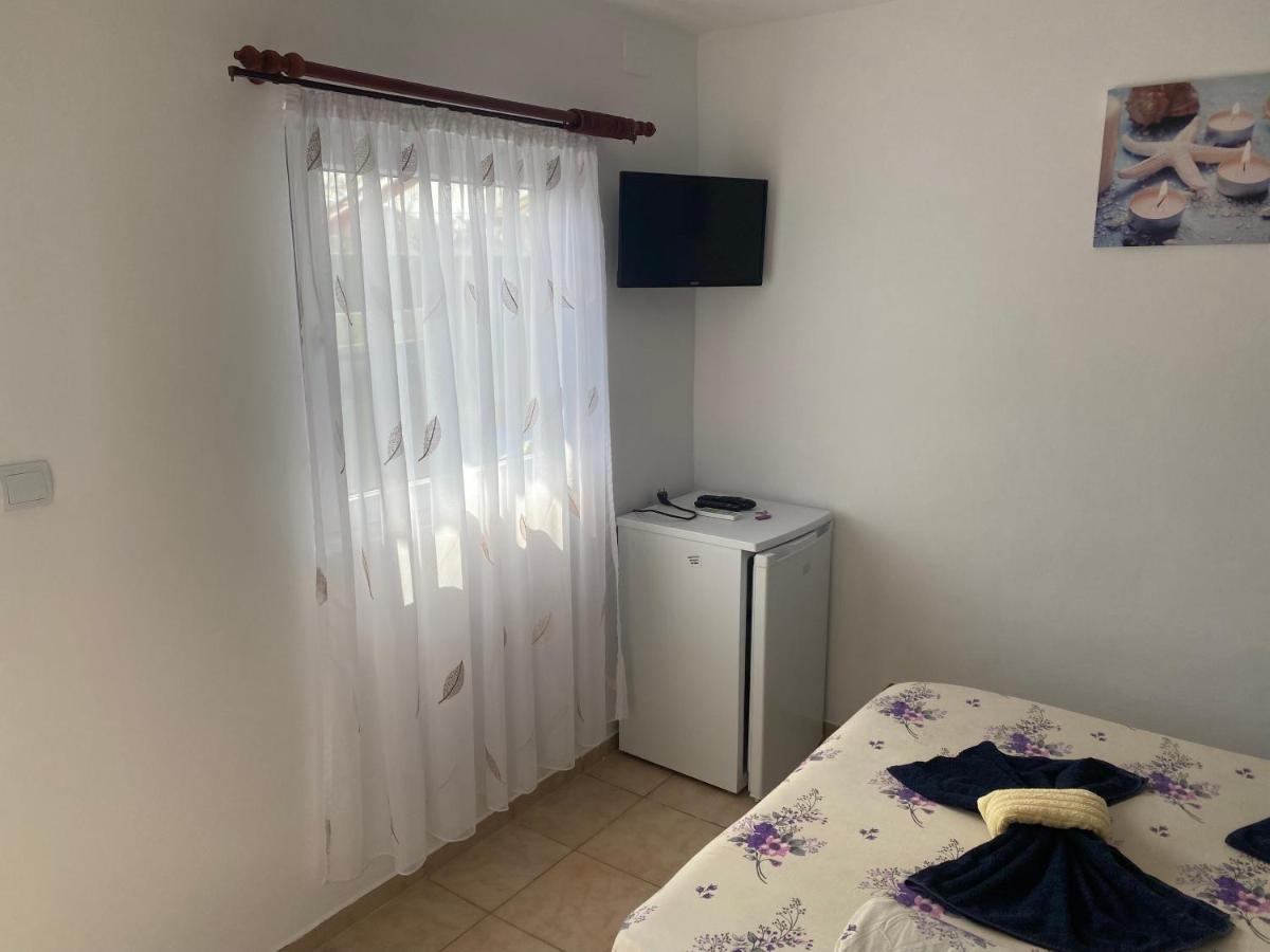 Affittacamere Casa Laura Corbu  Esterno foto
