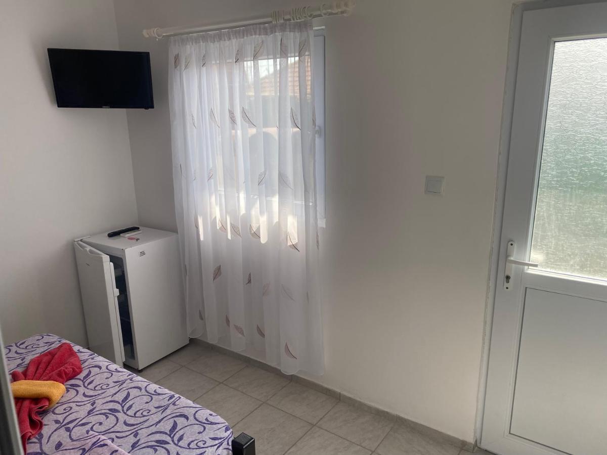 Affittacamere Casa Laura Corbu  Esterno foto