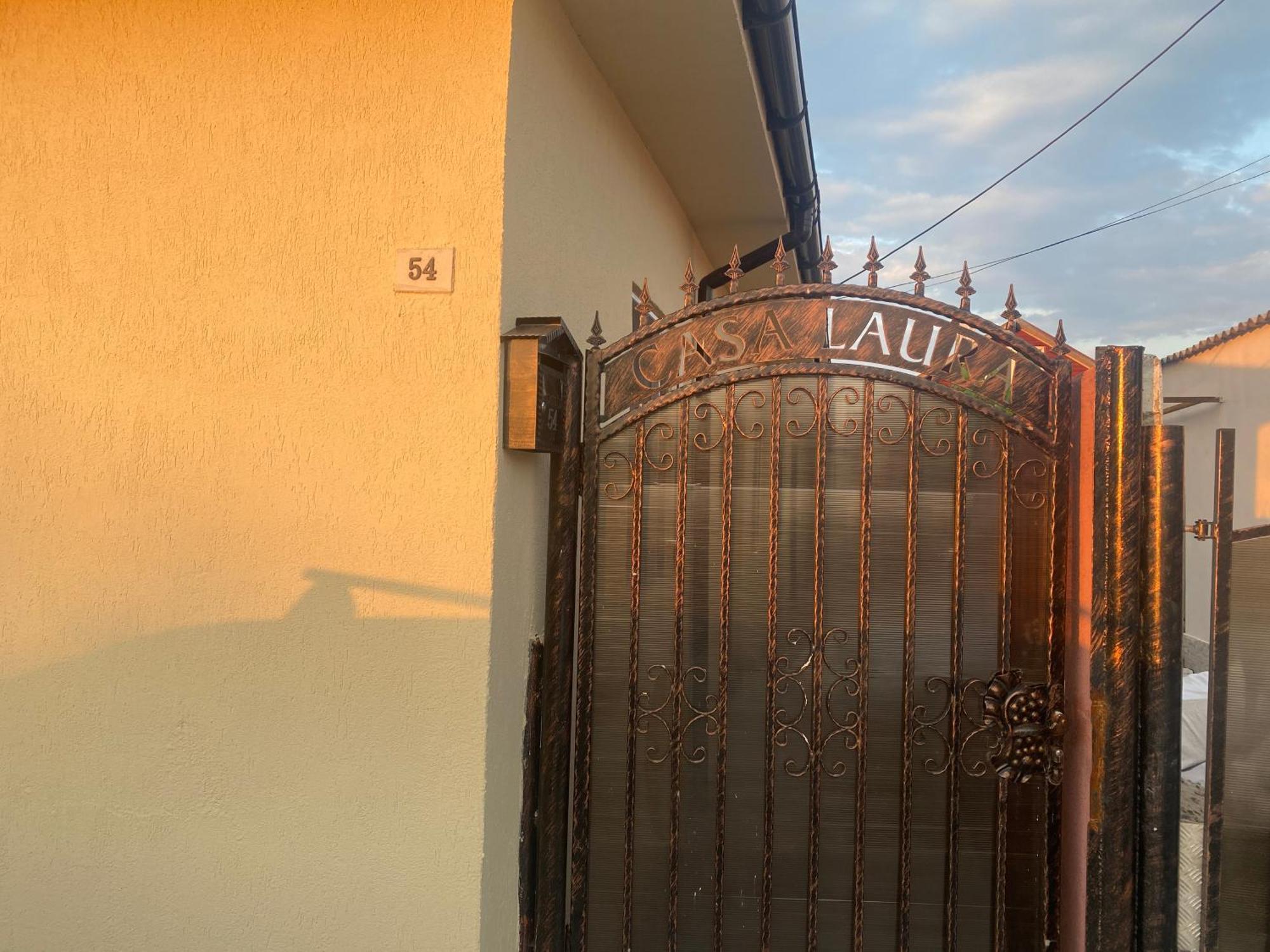 Affittacamere Casa Laura Corbu  Esterno foto