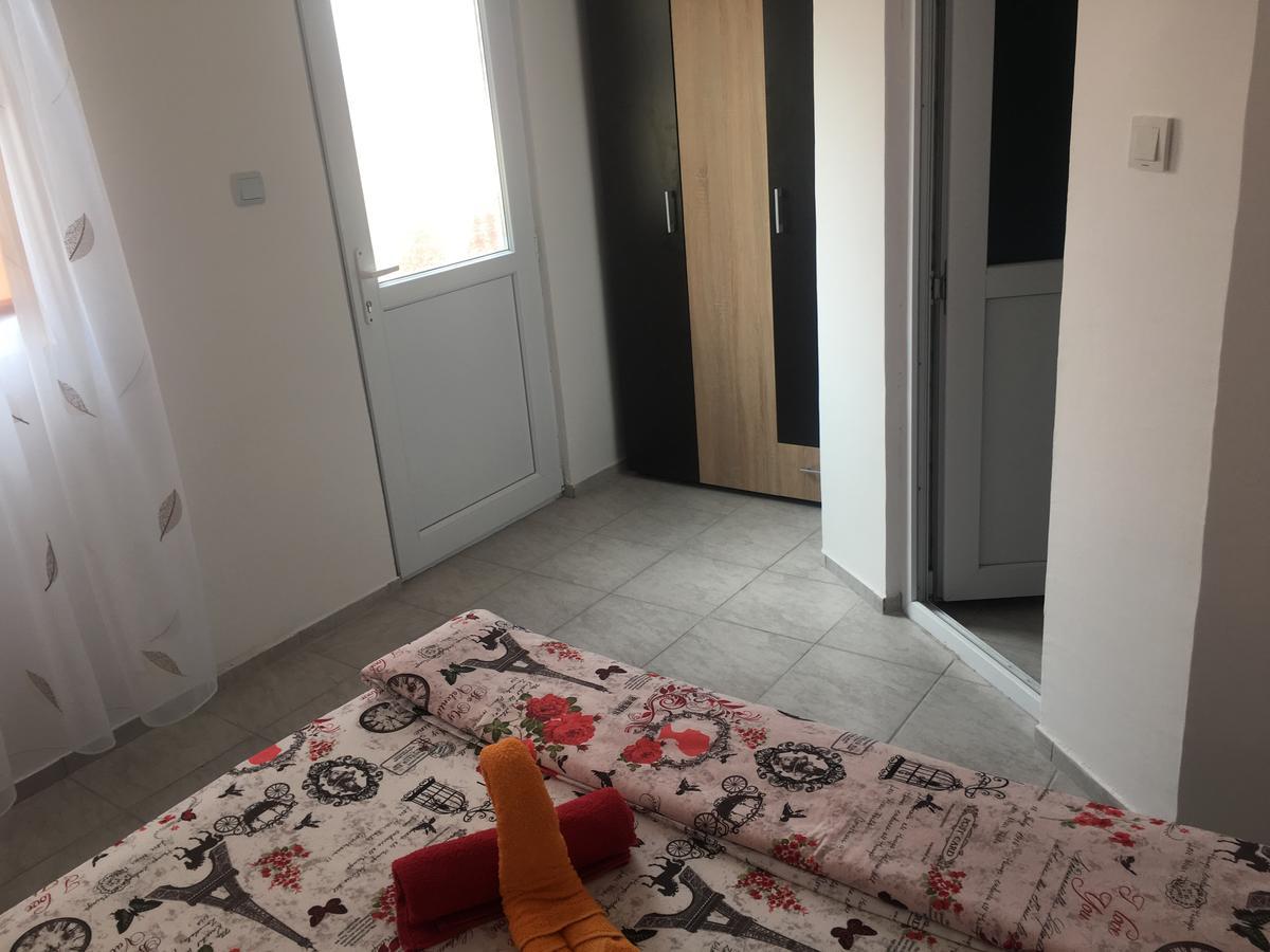 Affittacamere Casa Laura Corbu  Esterno foto