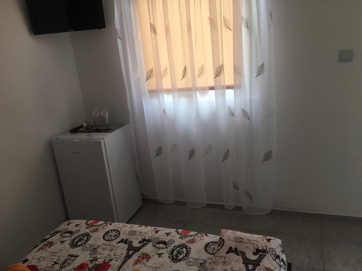 Affittacamere Casa Laura Corbu  Esterno foto