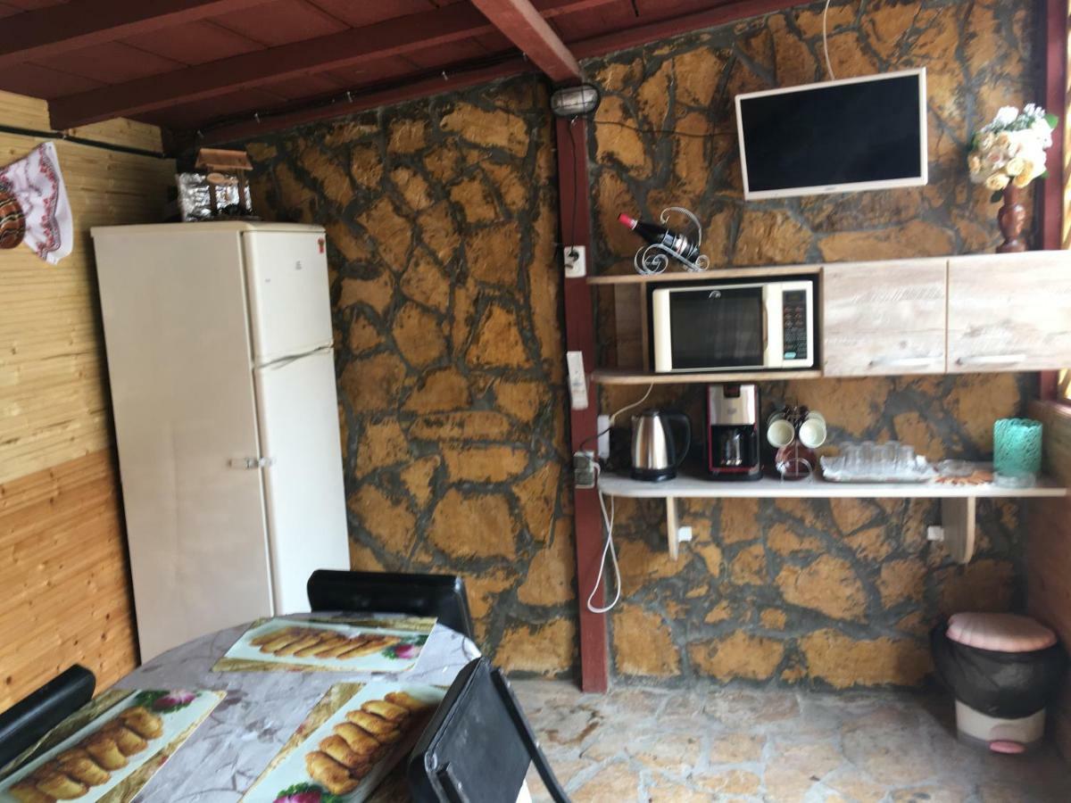 Affittacamere Casa Laura Corbu  Esterno foto